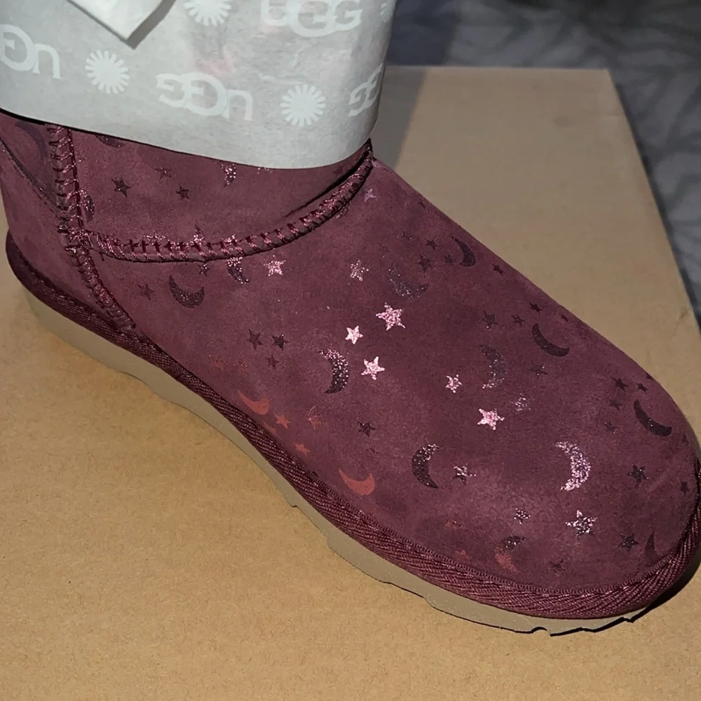 Ugg Big Girls Bailey Bow Moon and Stars wild grape 🍇 purple size US 4